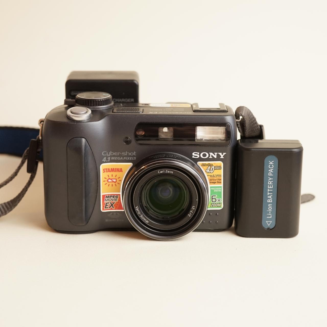 Sony Cyber-shot DSC-S85 Digital Camera | 4.1MP | Tested & Working | Grey
