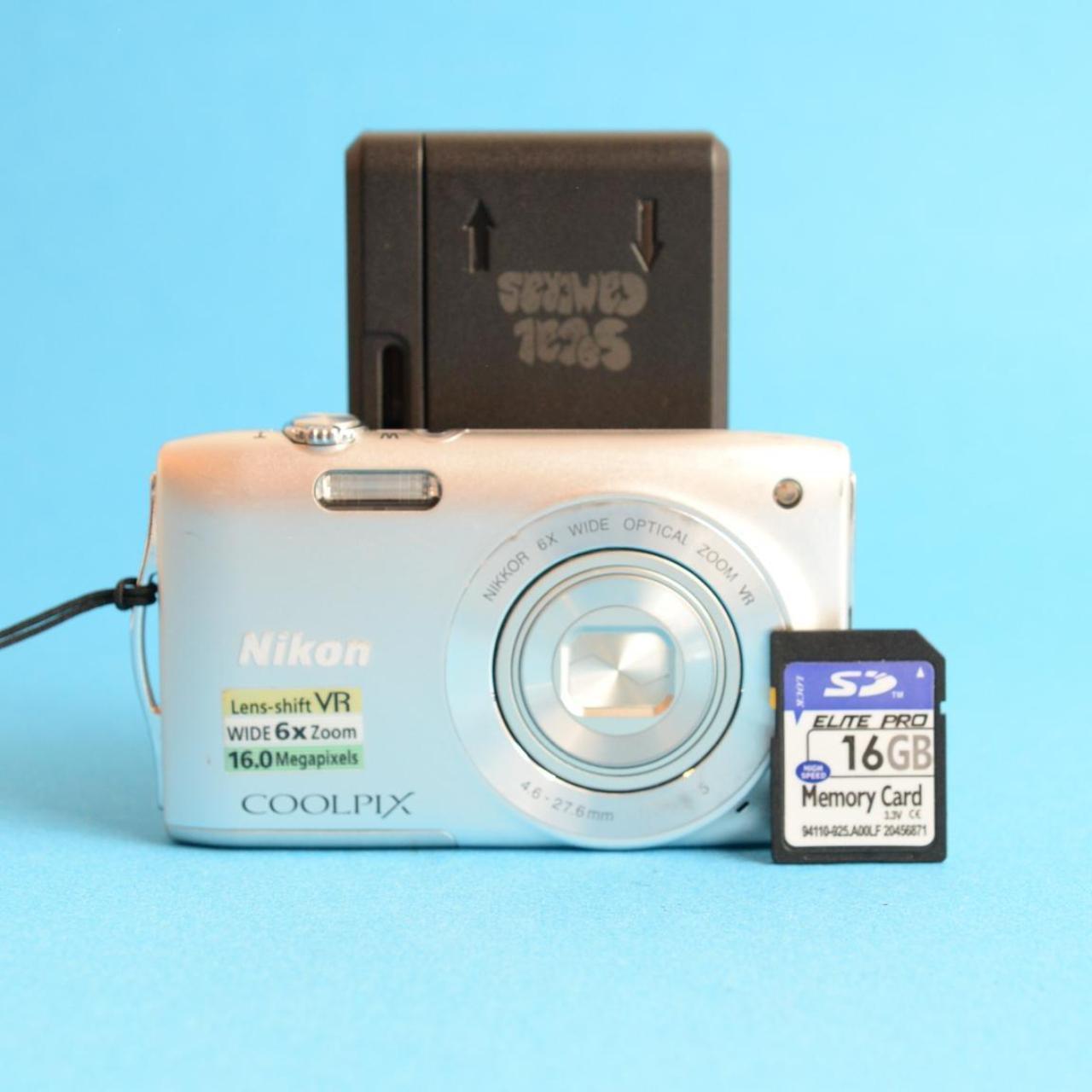 Nikon Coolpix S3300 Digital Camera 16MP Tested Working