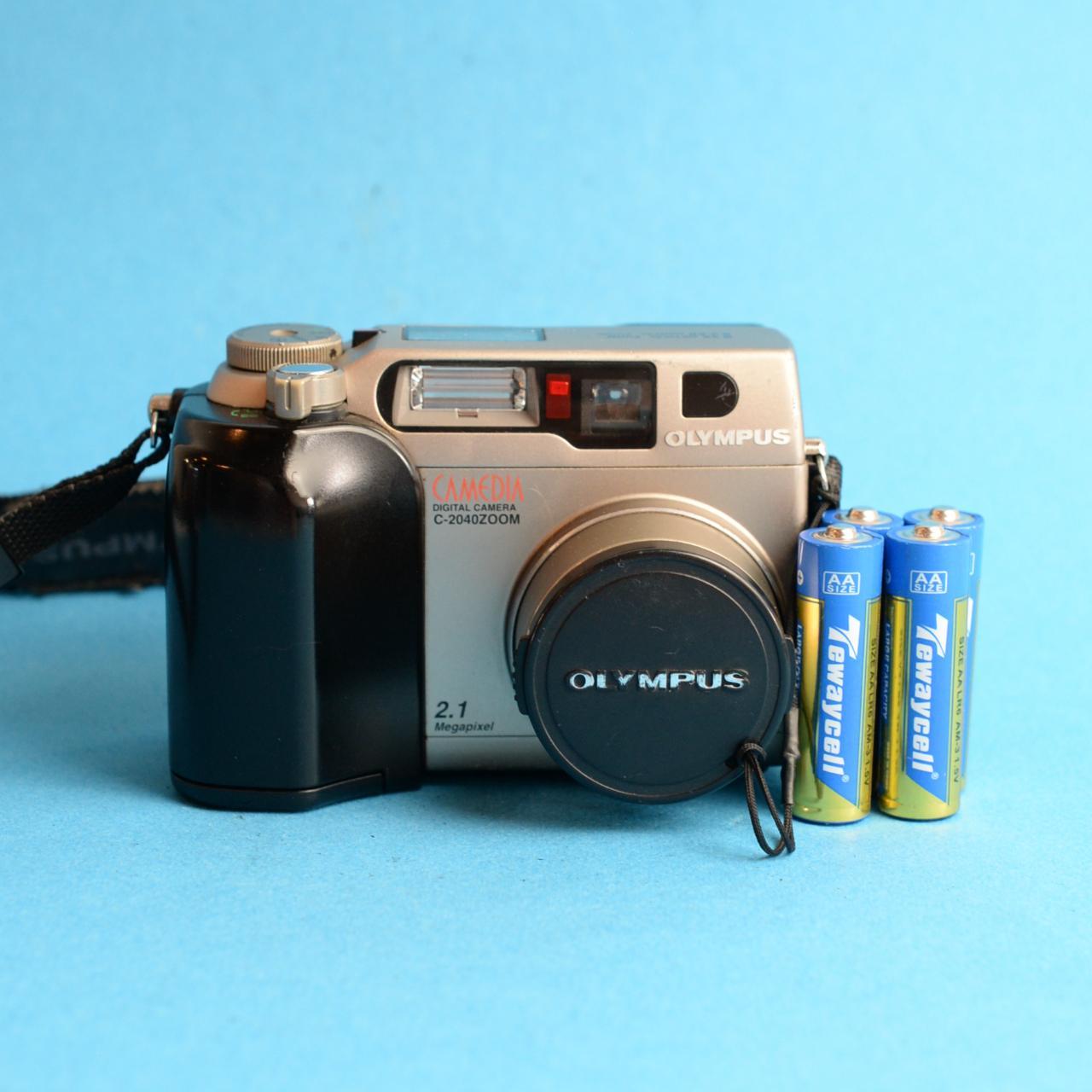 Olympus Camedia C-2040 Zoom Digital Camera | 2.1MP | Tested & Working | Silver & Black