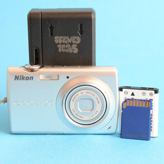 Nikon Coolpix S203 Digital Camera | 10MP | Tested & Working | Silver