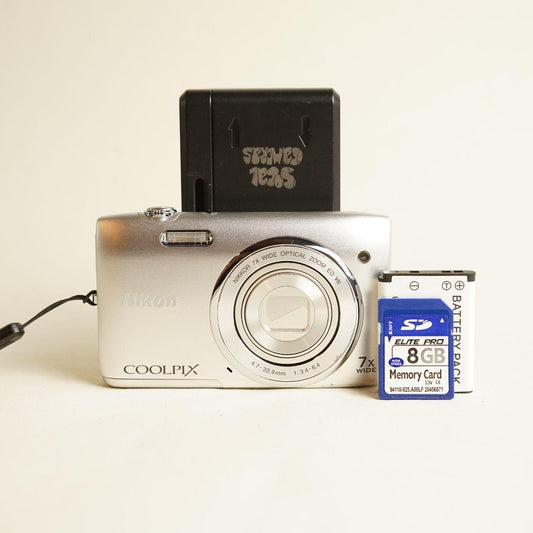 Nikon Coolpix S3500 Digital Camera | 20.1MP | Tested & Working | Silver