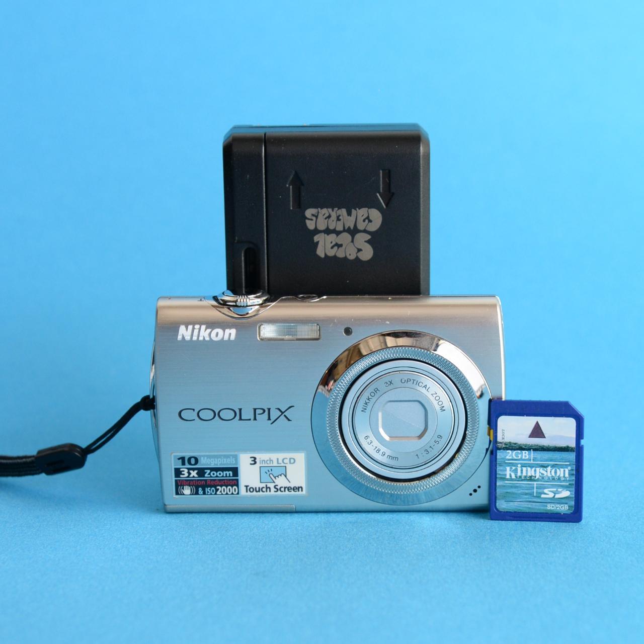 Nikon Coolpix S230 | 10MP Digital camera with SD Card | Silver