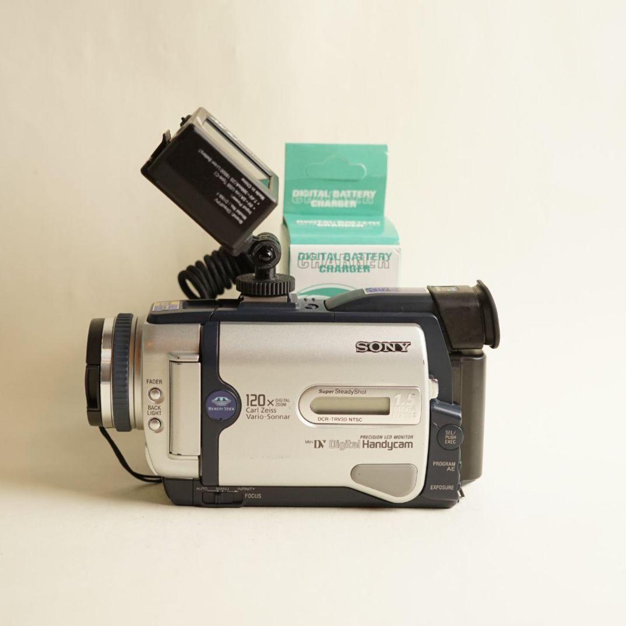 Sony Handycam DCR-TRV30 MiniDV Camcorder with Tapeless Setup | Tested & Working | Silver