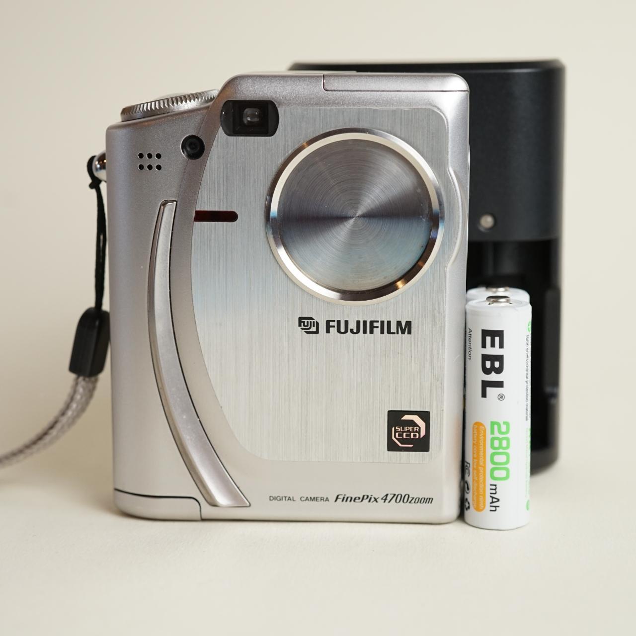 Fujifilm Finepix 4700 Zoom Digital Camera | 4.3MP | Silver