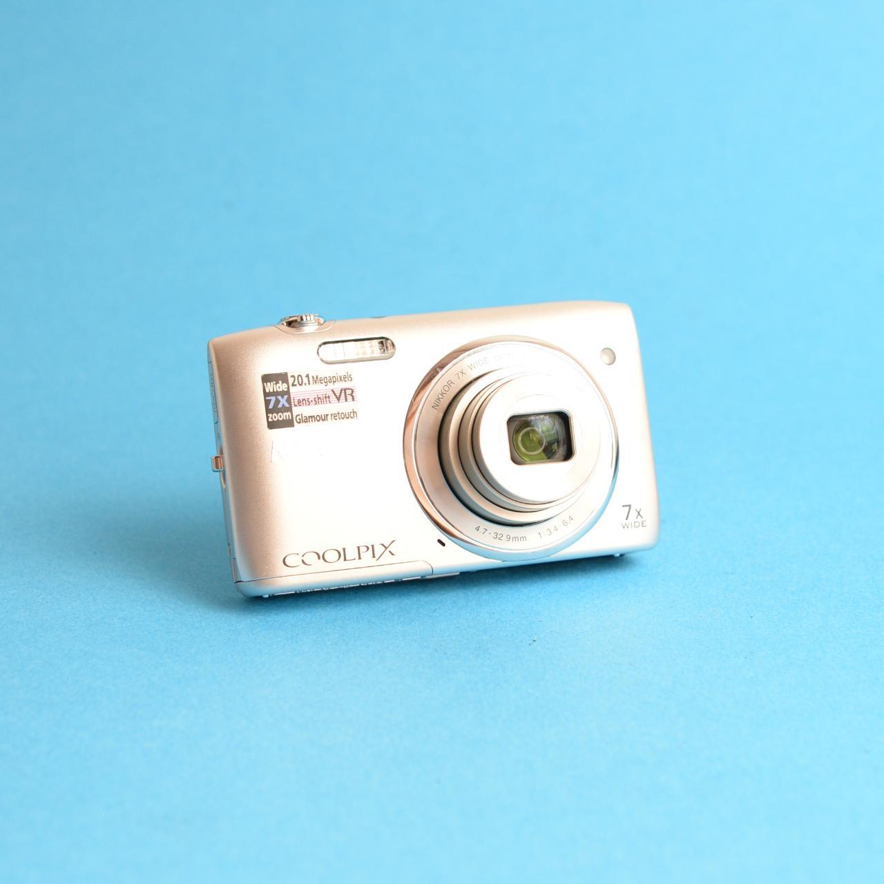 Nikon Coolpix S3500 Digital Camera | 20.1MP | Read Description | Silver