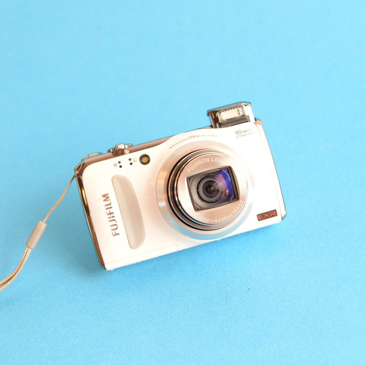 Fujifilm FinePix F505 EXR Digital Camera | 16MP | Tested & Working | White