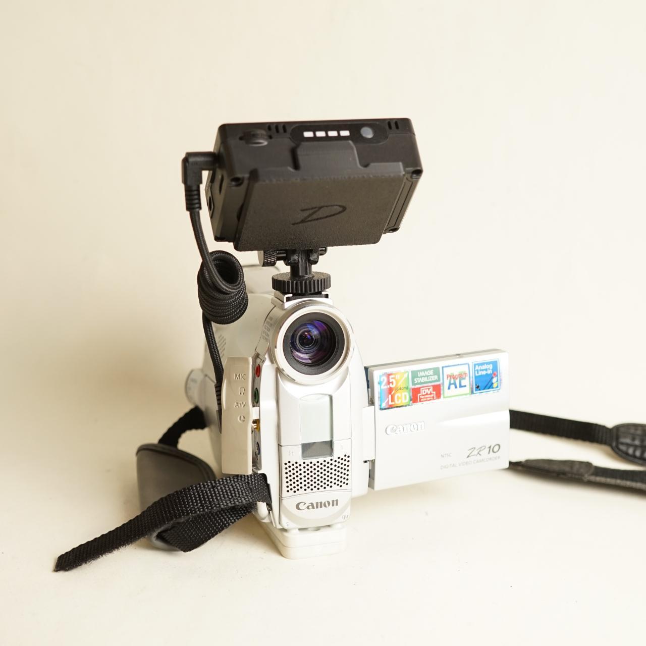 Canon ZR10 Digital Camcorder with Tapeless Setup | Read Description | Silver