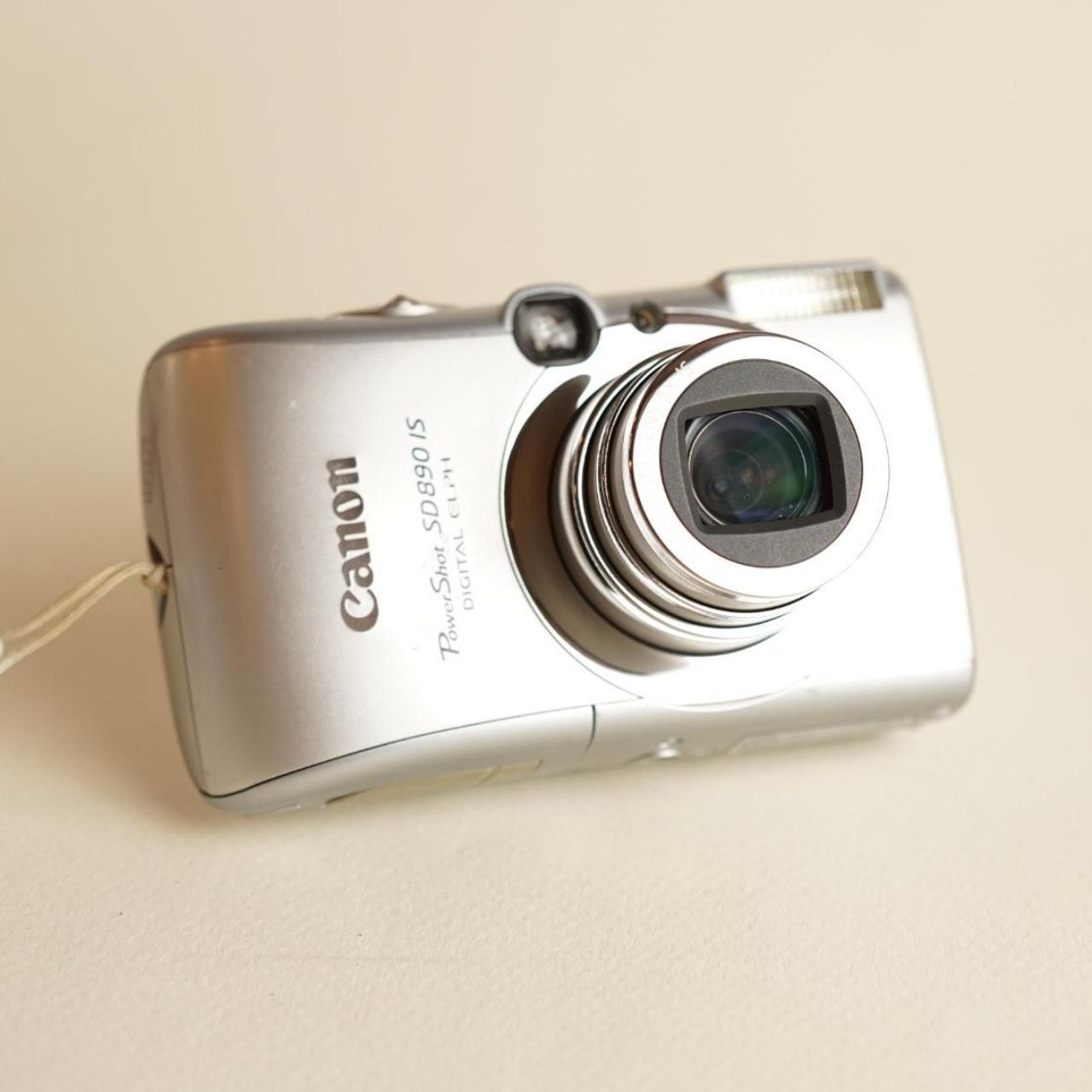 Canon PowerShot SD890 IS Digital Camera | 10.0MP | Tested & Working | Silver