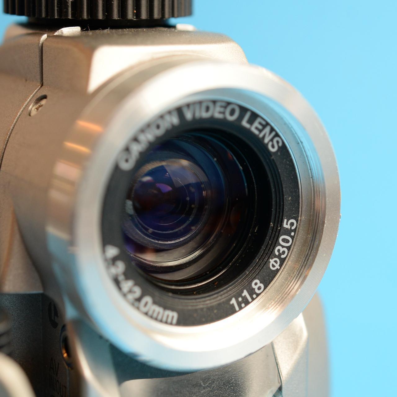 Canon ZR20 Digital Camcorder with Tapeless Accessories | Camcorder | Tested & Working | Silver