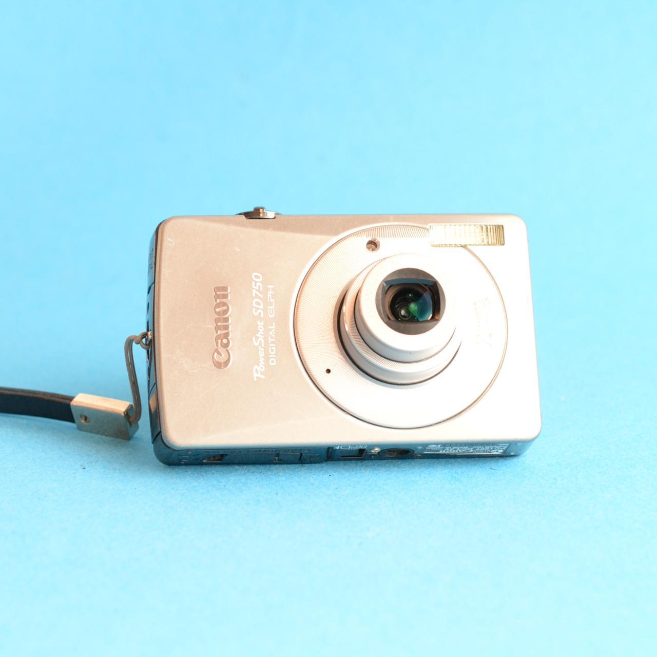 Canon PowerShot SD750 Digital Camera | 7MP | Read Description | Silver