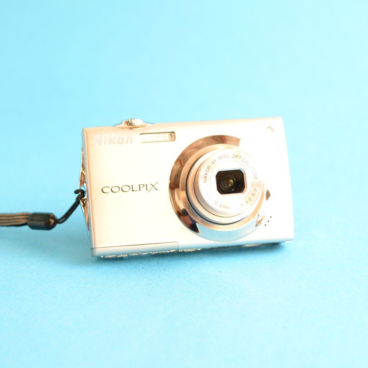 Nikon Coolpix S4000 Digital Camera | 12.0MP | Tested & Working | Silver