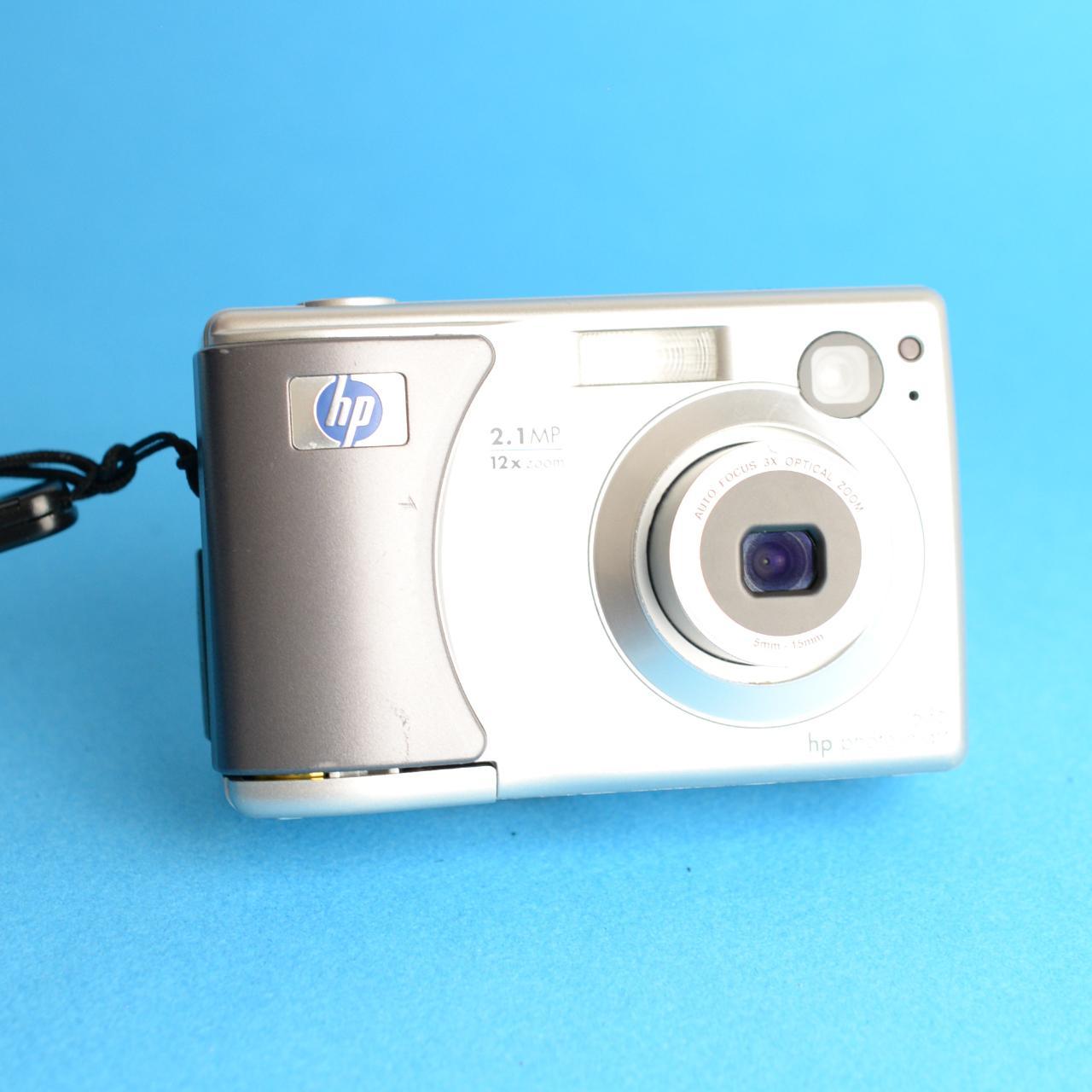 HP Photosmart 635 | 2.1MP Digital camera with SD Card | Silver