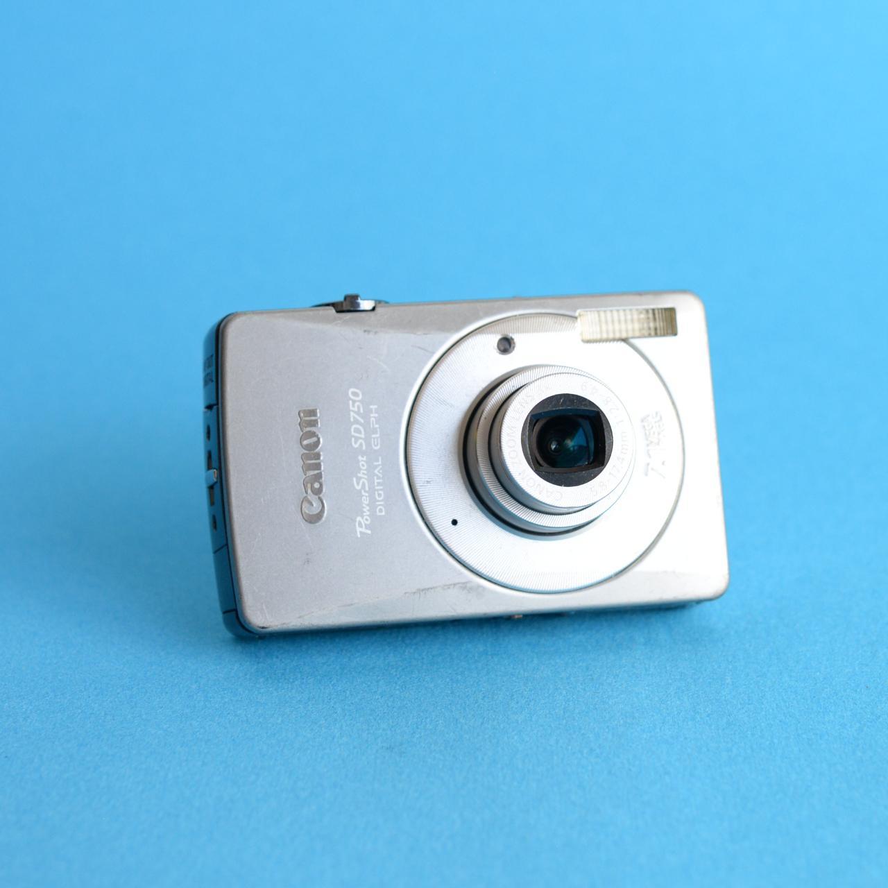 Canon PowerShot SD750 | 7.1MP Digital Camera | Tested & Working | Silver