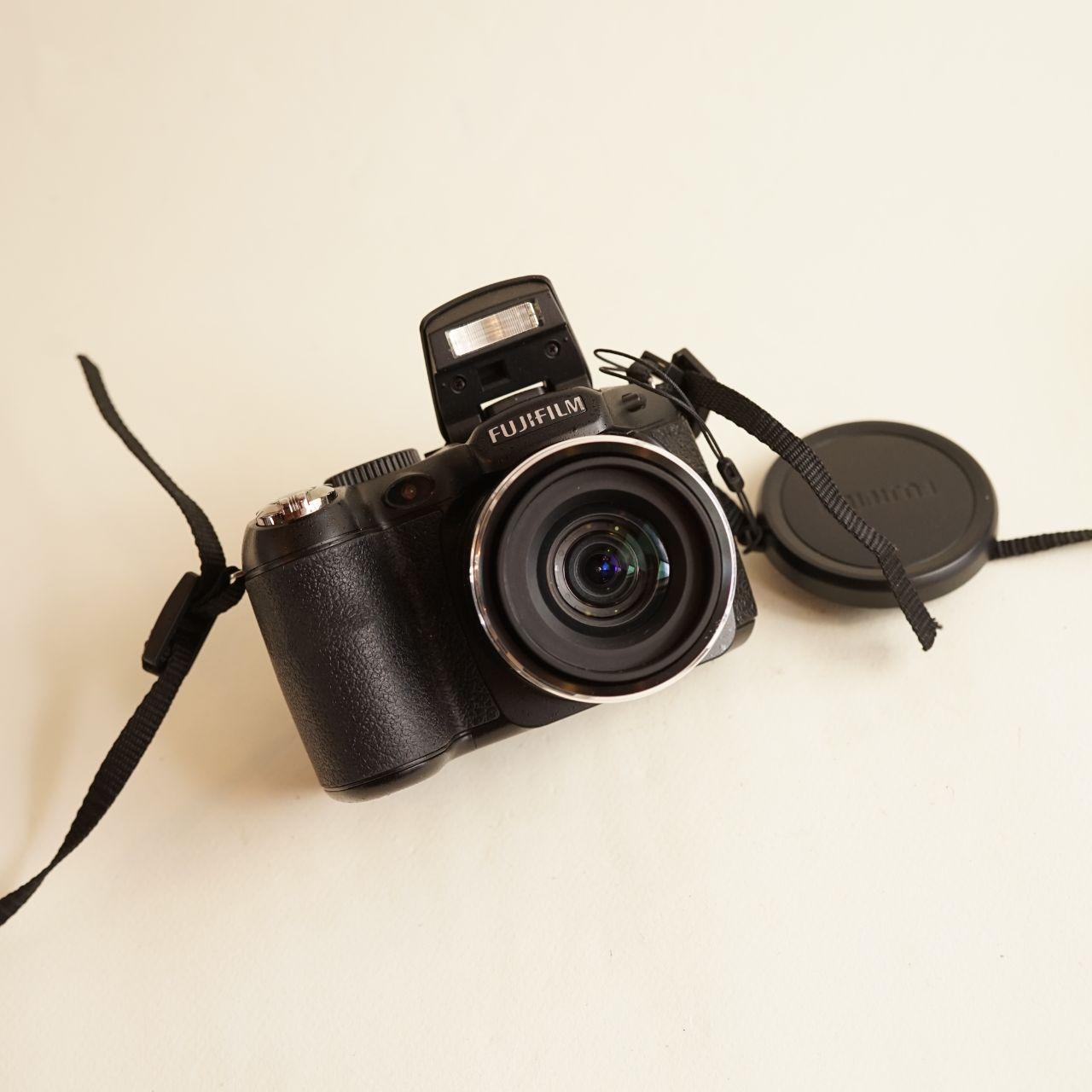 Fujifilm FinePix S2700 Digital Camera | 12MP | Tested & Working | Black