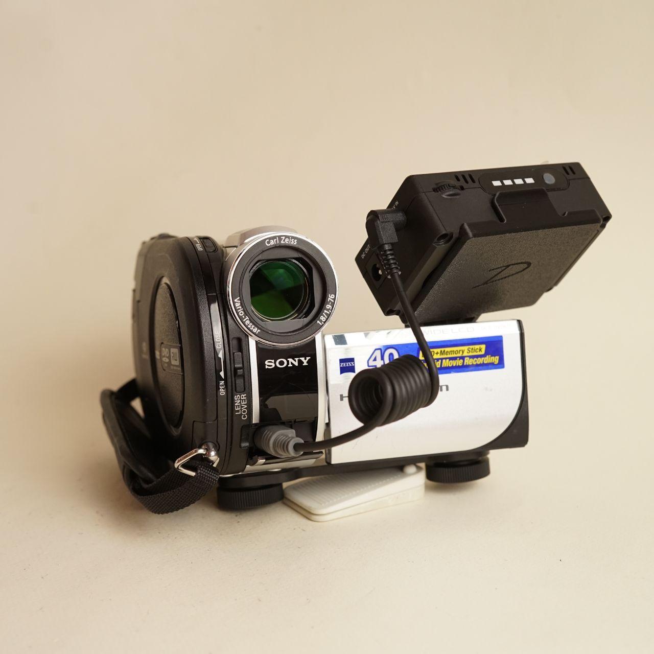 Sony Handycam DCR-DVD610 Camcorder with Tapeless Setup