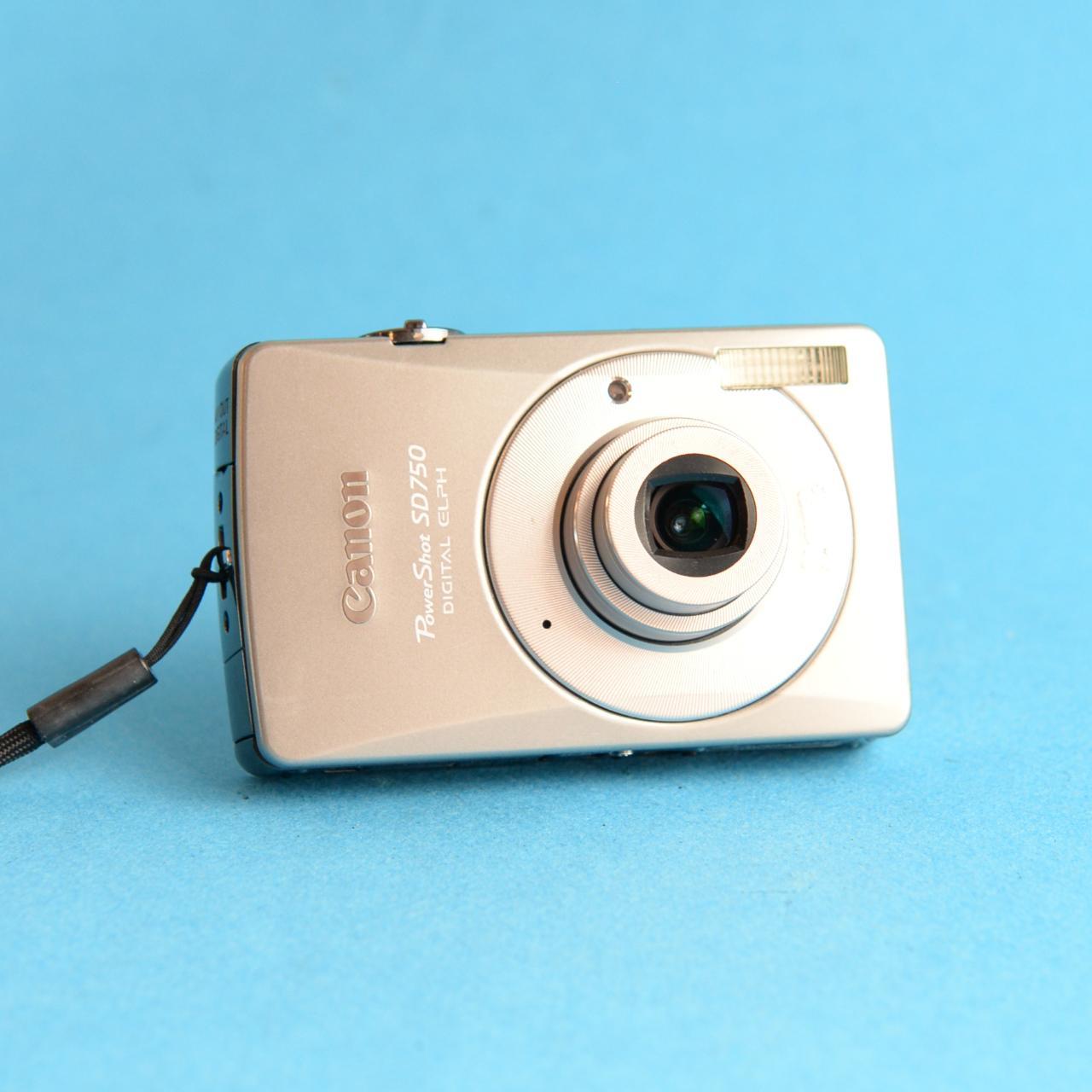Canon PowerShot SD750 Digital Camera | 7MP | Tested & Working | Silver