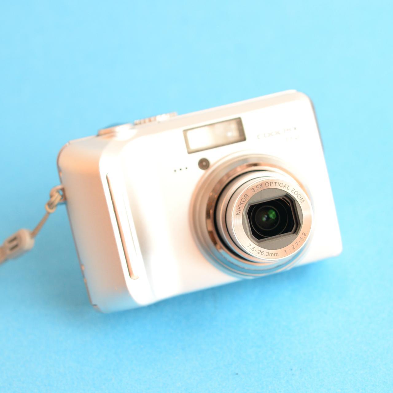 Nikon Coolpix P2 Digital Camera | 5.1MP | Tested & Working | Silver