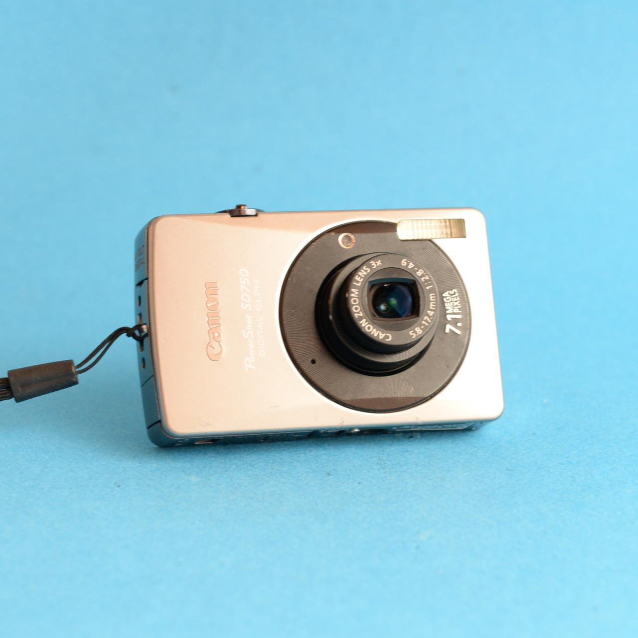 Canon PowerShot SD750 Digital Camera | 7MP | Tested & Working | Silver