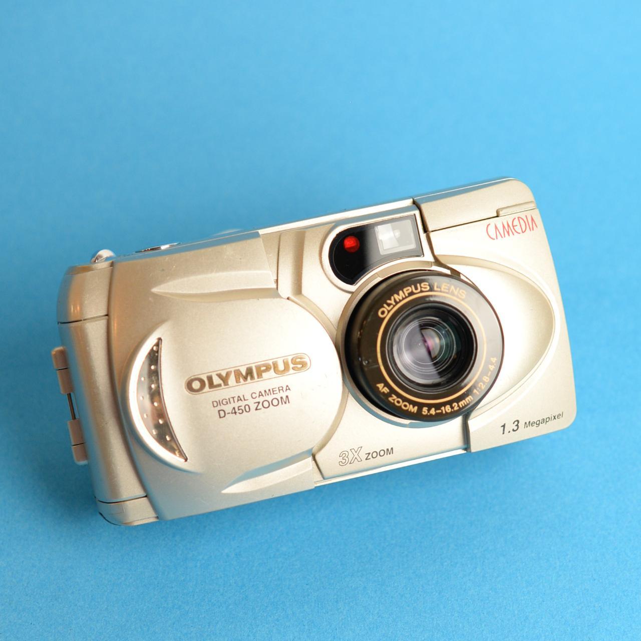 Olympus Camedia D-450 Zoom Digital Camera | 1.3MP | Silver