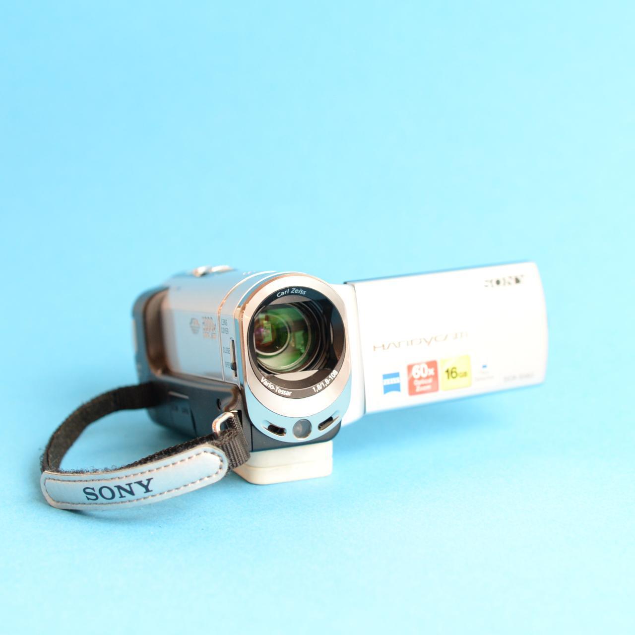 Sony Handycam DCR-SX63 Camcorder | 60x Zoom | Read Description | Silver