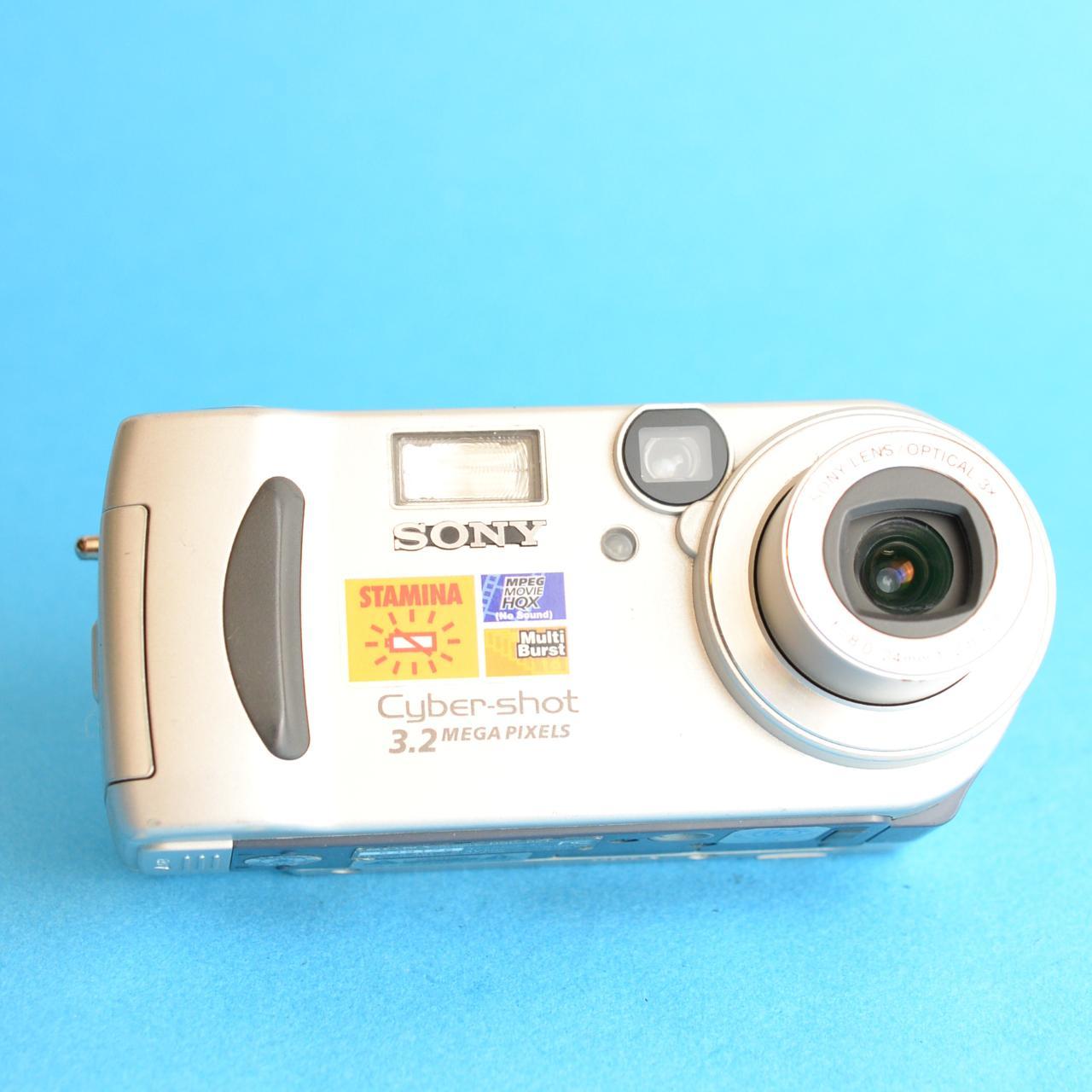 Sony CyberShot DSC-P71 | 3.2MP Digital camera | Silver