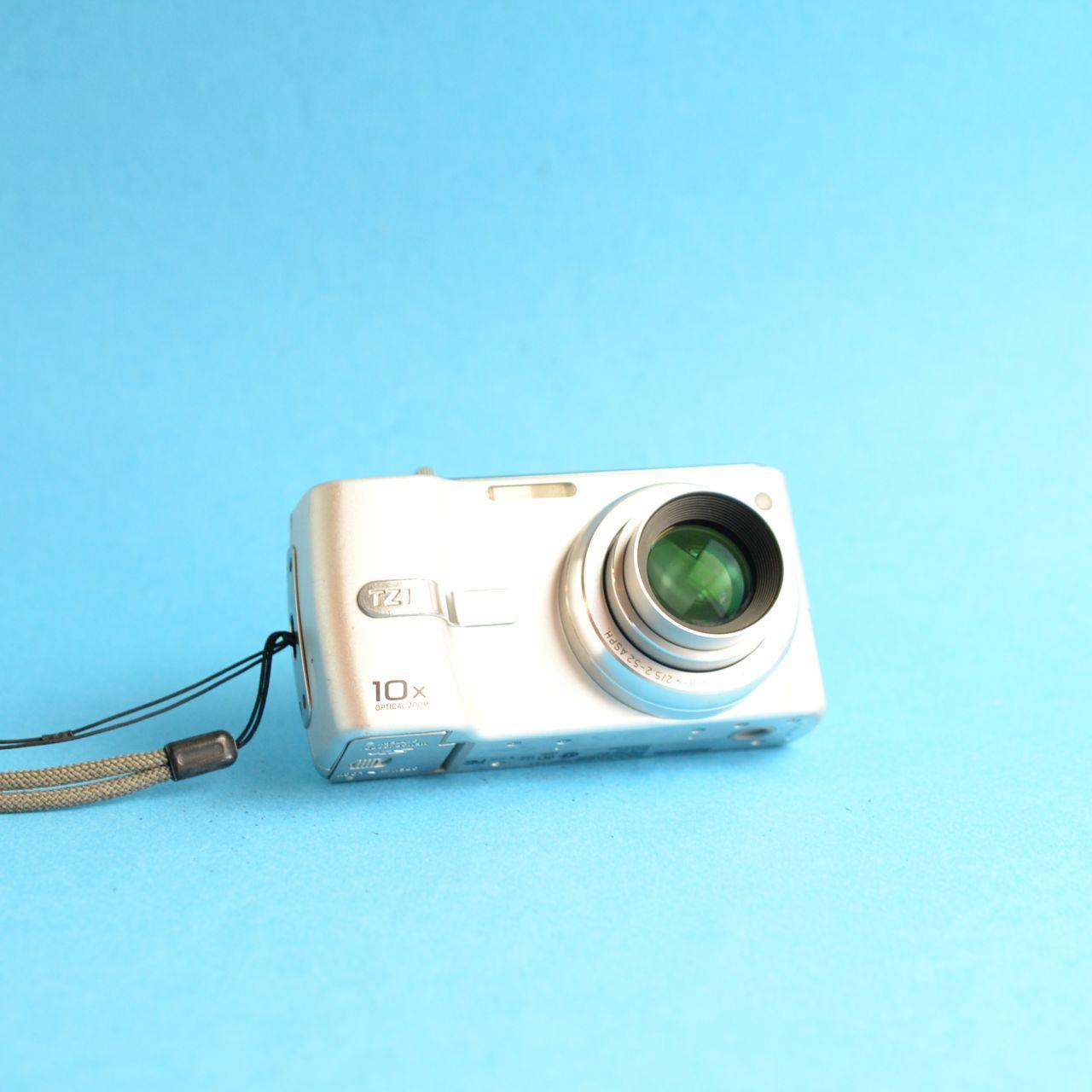 Panasonic Lumix DMC-TZ1 Digital Camera | 5.0MP | Tested & Working | Silver