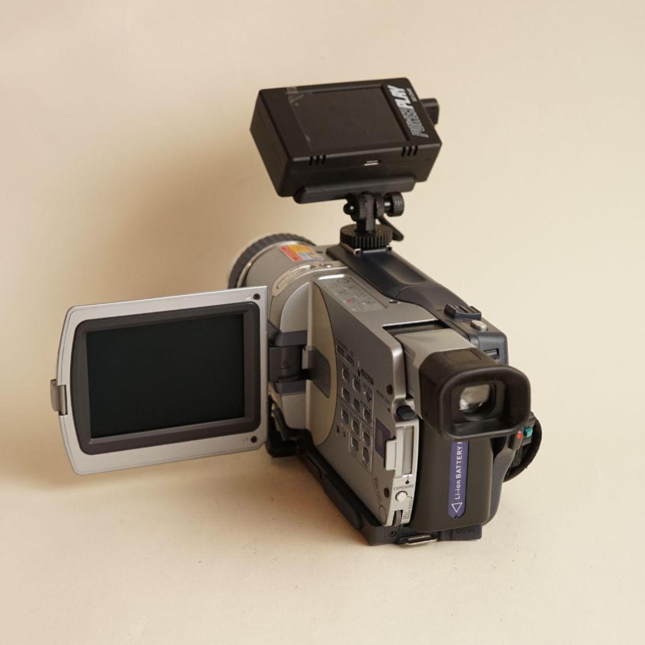 Sony Handycam DCR-TRV530 Camcorder with Tapeless Setup