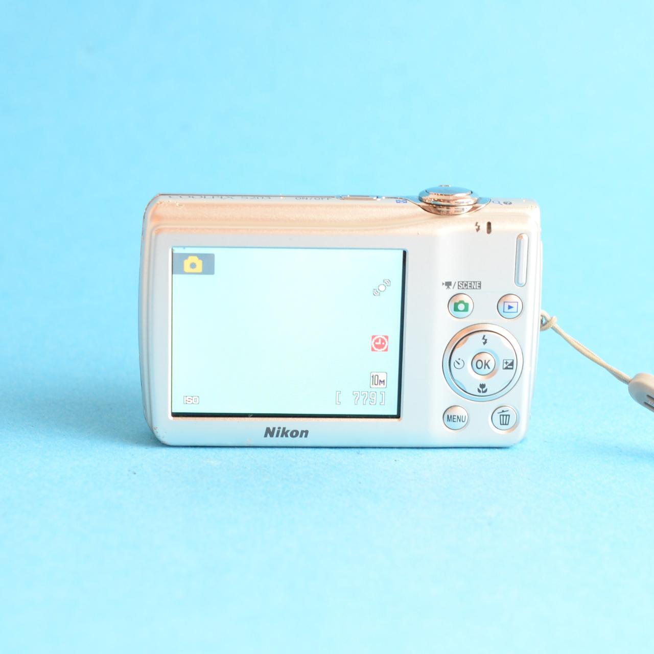 Nikon Coolpix S203 Digital Camera | 10MP | Tested & Working | Silver