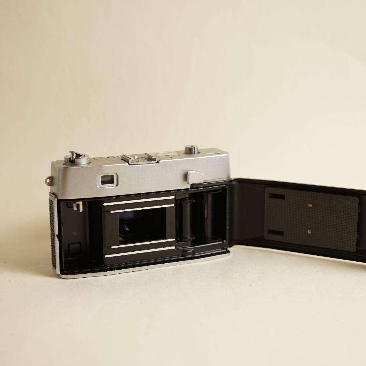 Petri 7S Film Camera | 35mm Rangefinder | Tested & Working | Silver & Black