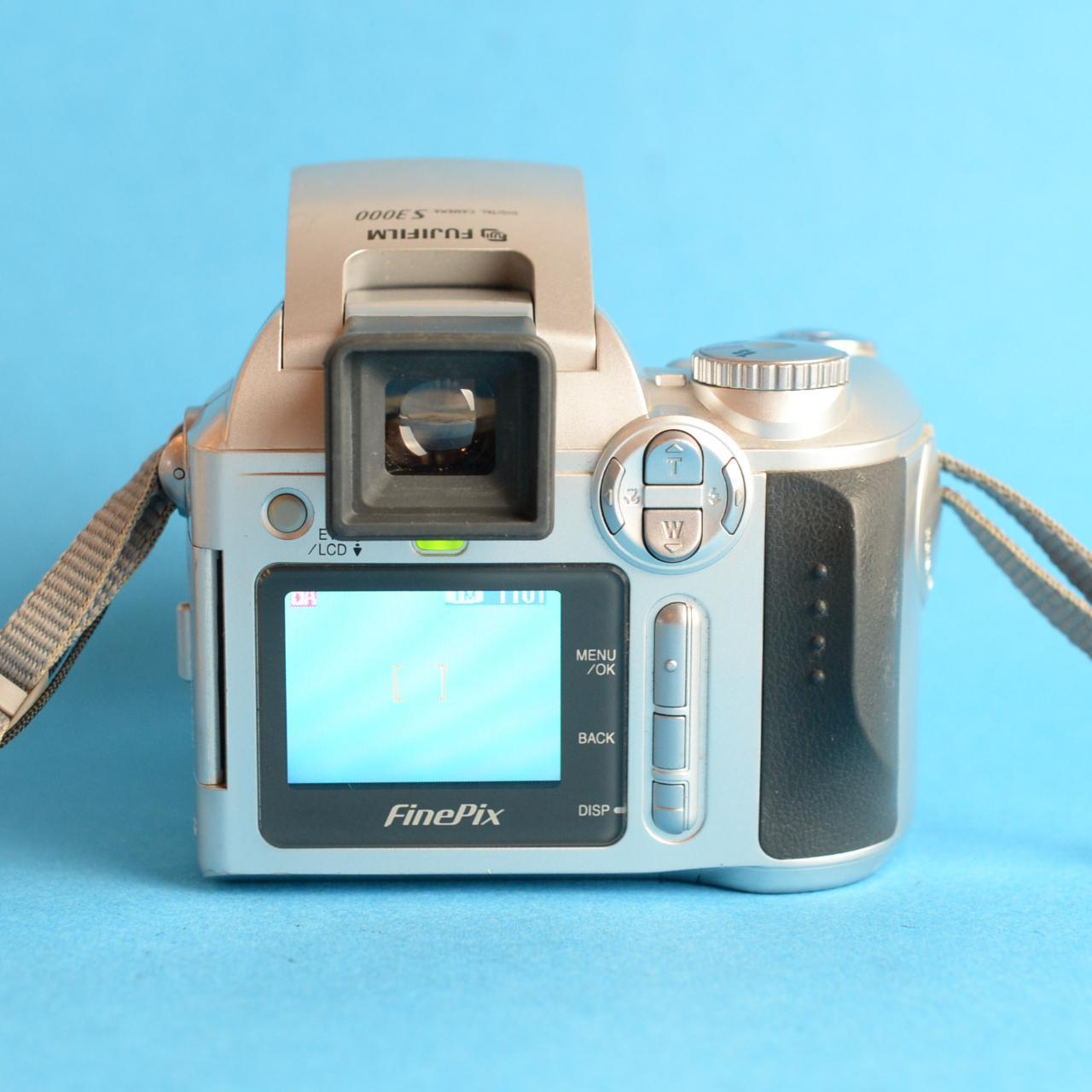 Fujifilm FinePix S3000 Digital Camera | 3.2MP | Tested & Working | Silver