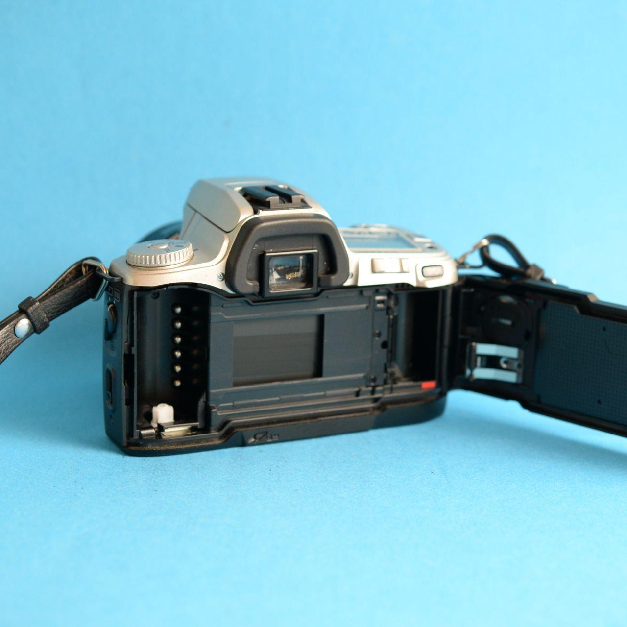 Minolta Maxxum STsi Film Camera with Minolta 35–70mm Lens | 35mm SLR | Tested & Working | Silver & Black