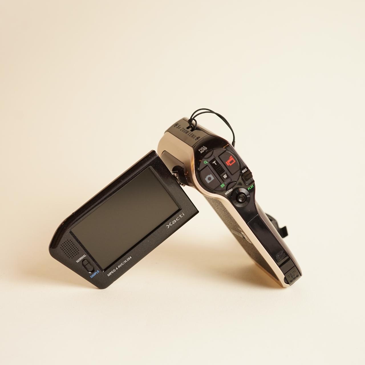 Sanyo Xacti VPC-HD700 Digital Camera | 7.1MP | Tested & Working | Brown