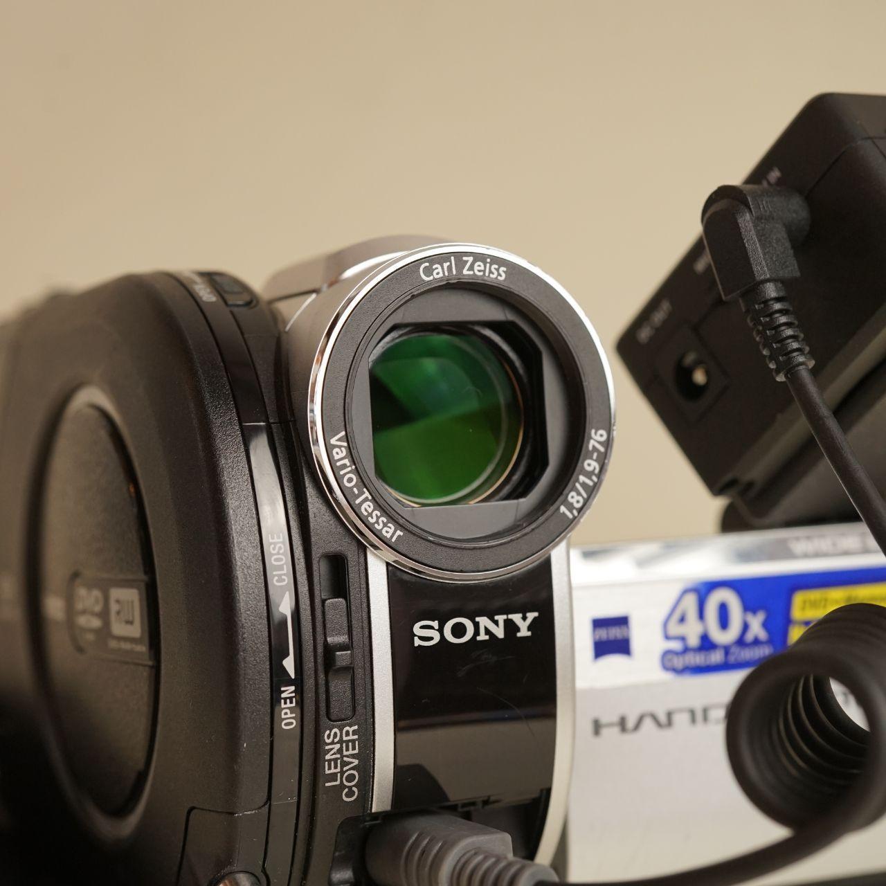 Sony Handycam DCR-DVD610 Camcorder with Tapeless Setup