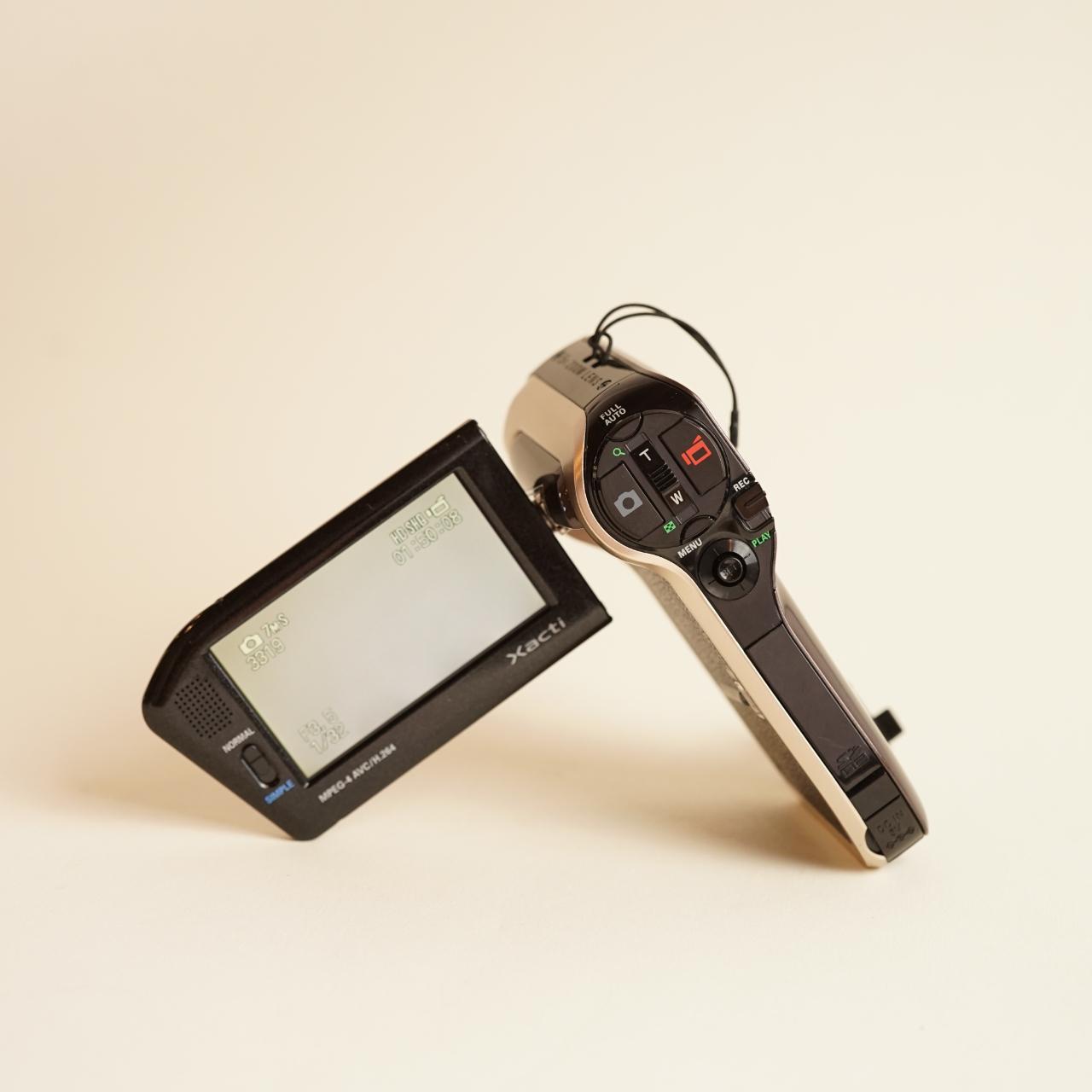 Sanyo Xacti VPC-HD700 Digital Camera | 7.1MP | Tested & Working | Brown
