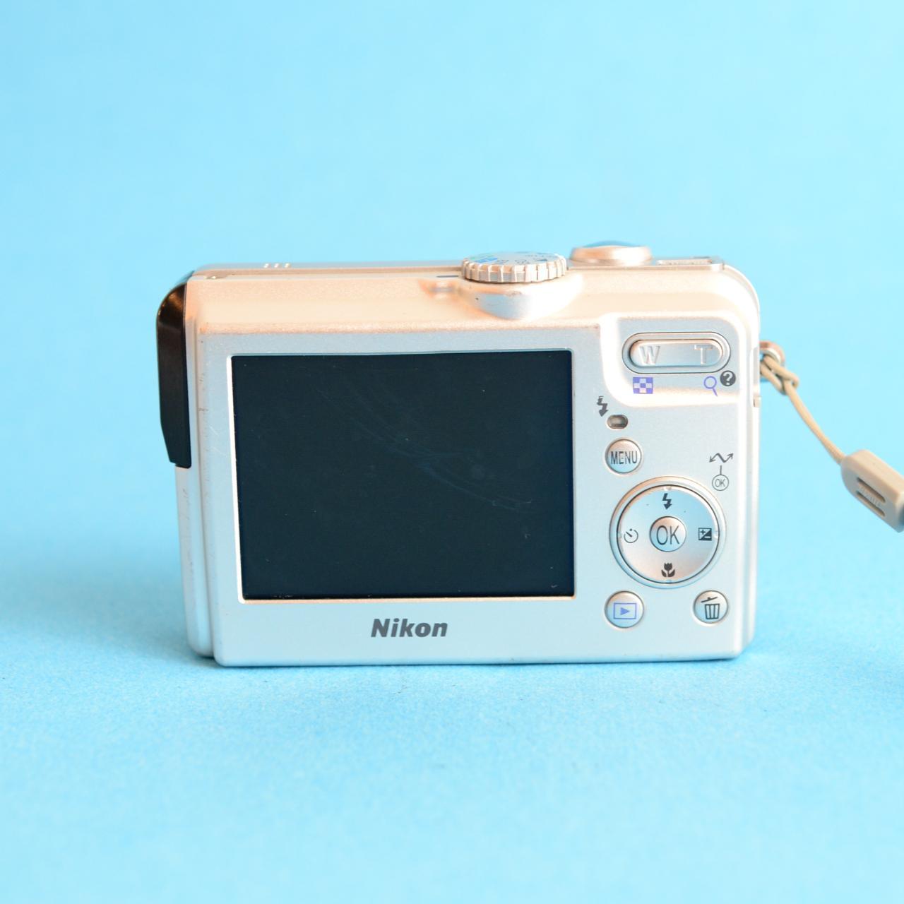 Nikon Coolpix P2 Digital Camera | 5.1MP | Tested & Working | Silver