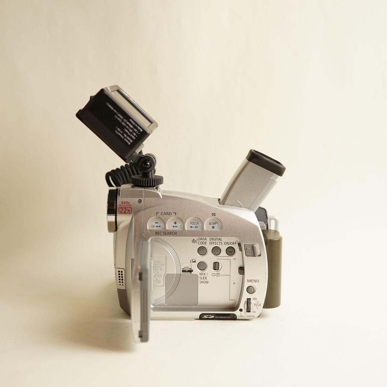 Canon ZR70 MiniDV Camcorder with Tapeless Setup | Tested & Working | Silver