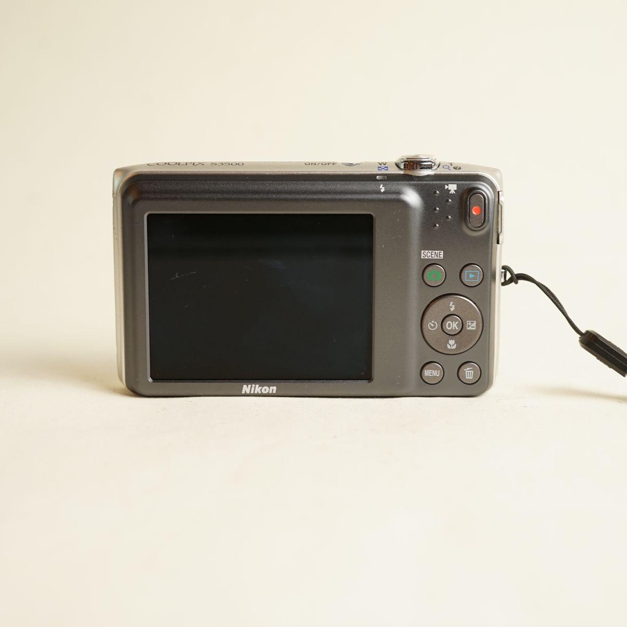 Nikon Coolpix S3500 Digital Camera | 20.1MP | Tested & Working | Silver