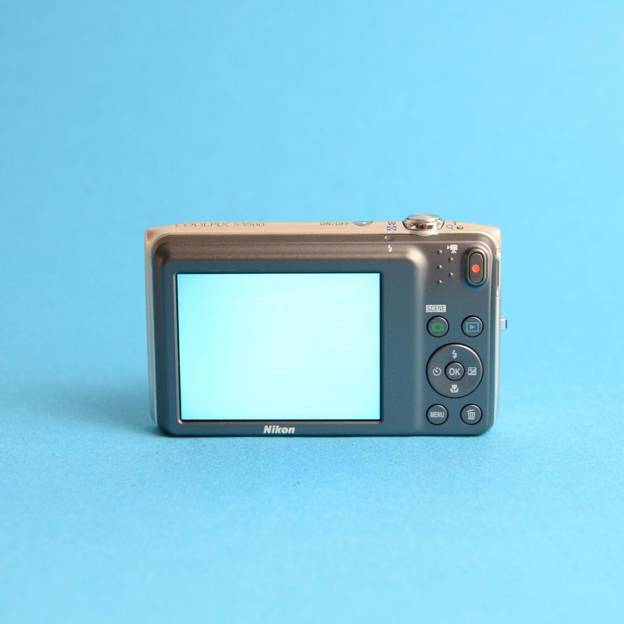 Nikon Coolpix S3500 Digital Camera | 20.1MP | Read Description | Silver