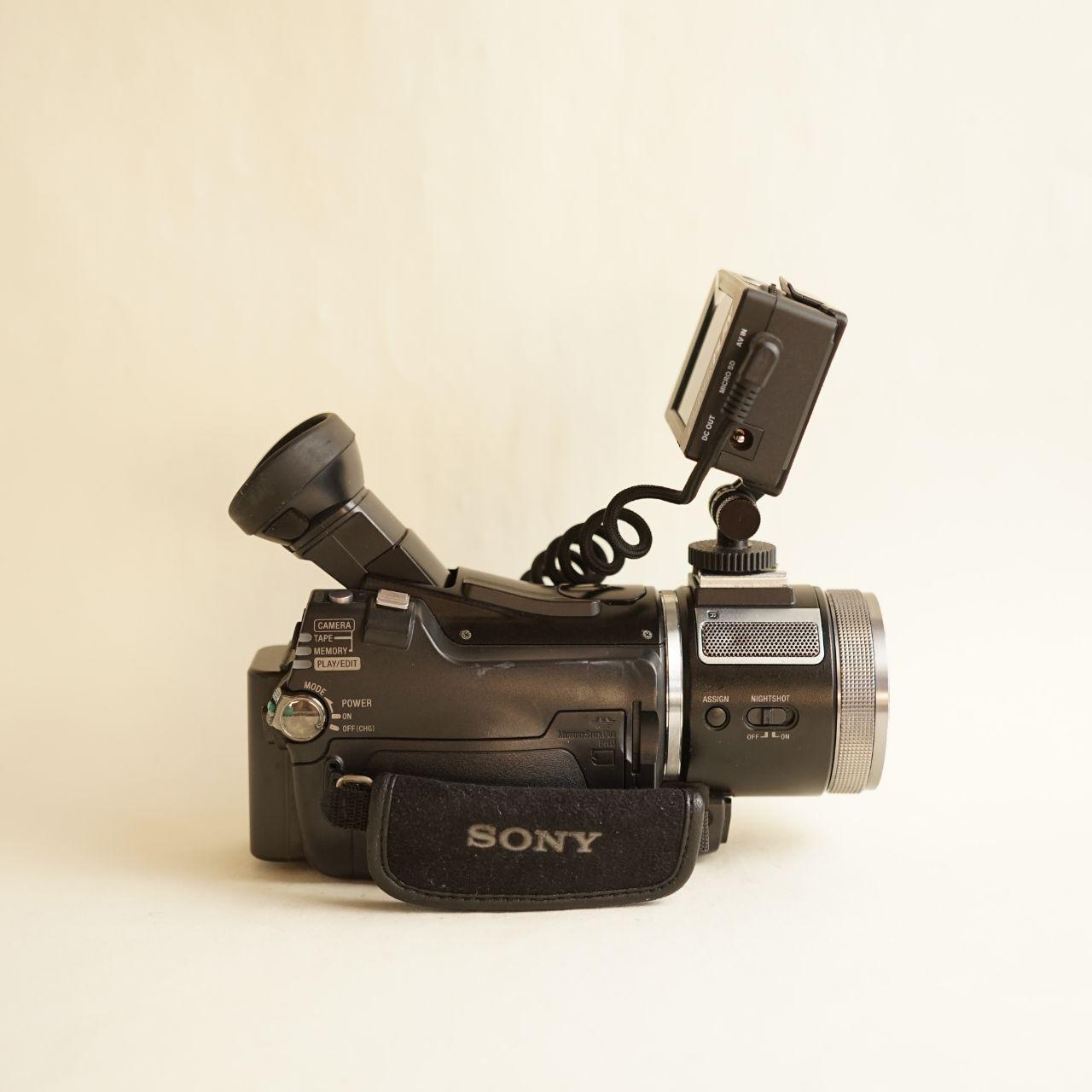 Sony Handycam HVR-A1U Digital Camcorder with Tapeless Setup | Read Description | Black