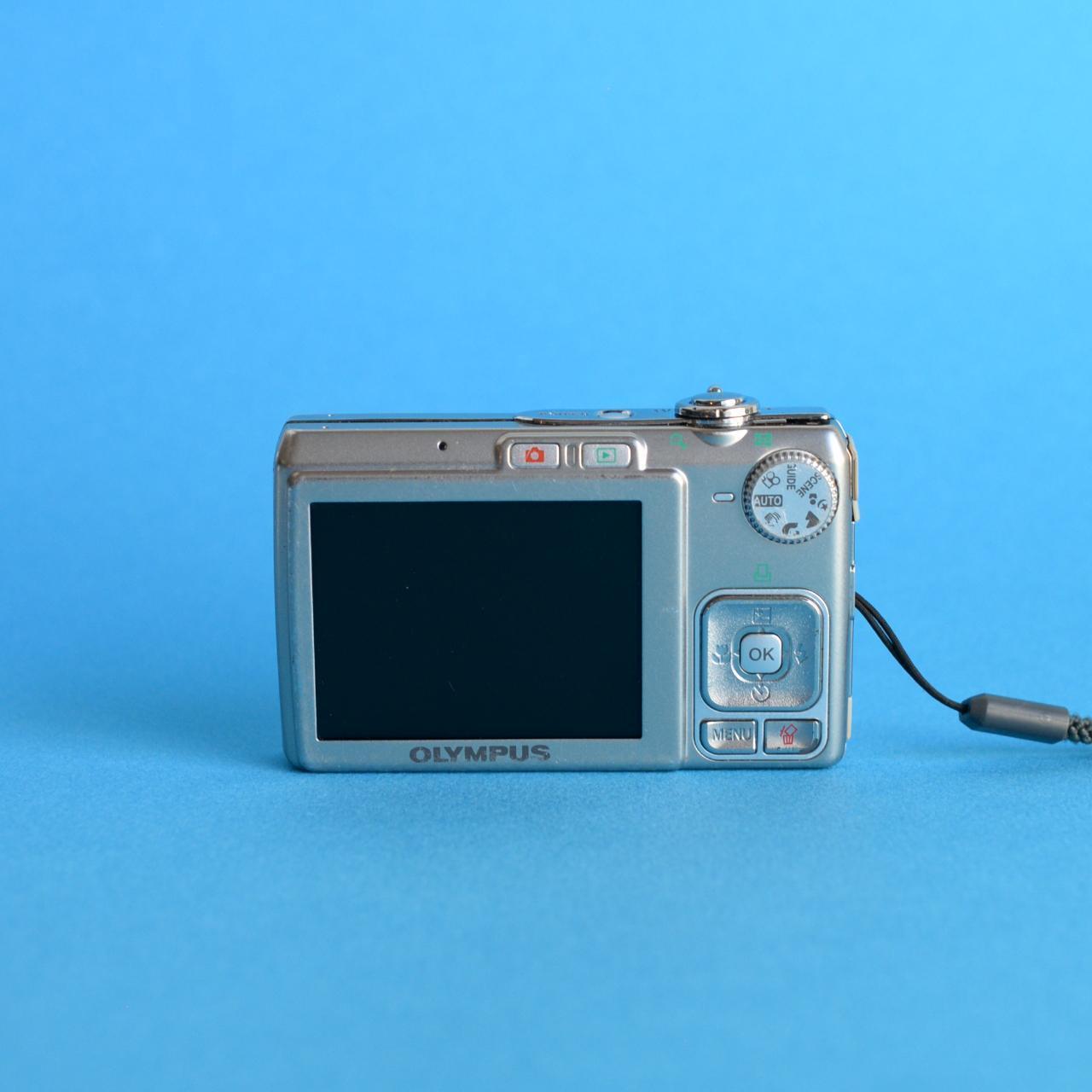 Olympus FE-230 | 7.1MP Digital camera | Tested & Working | Silver