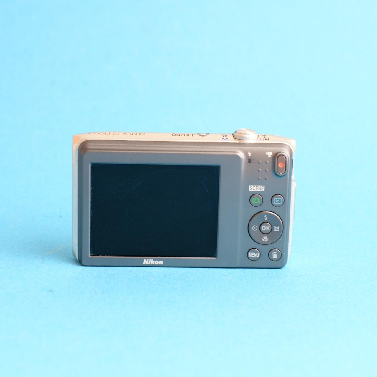 Nikon Coolpix S3600 Digital Camera | 20.1MP | Tested & Working | Silver