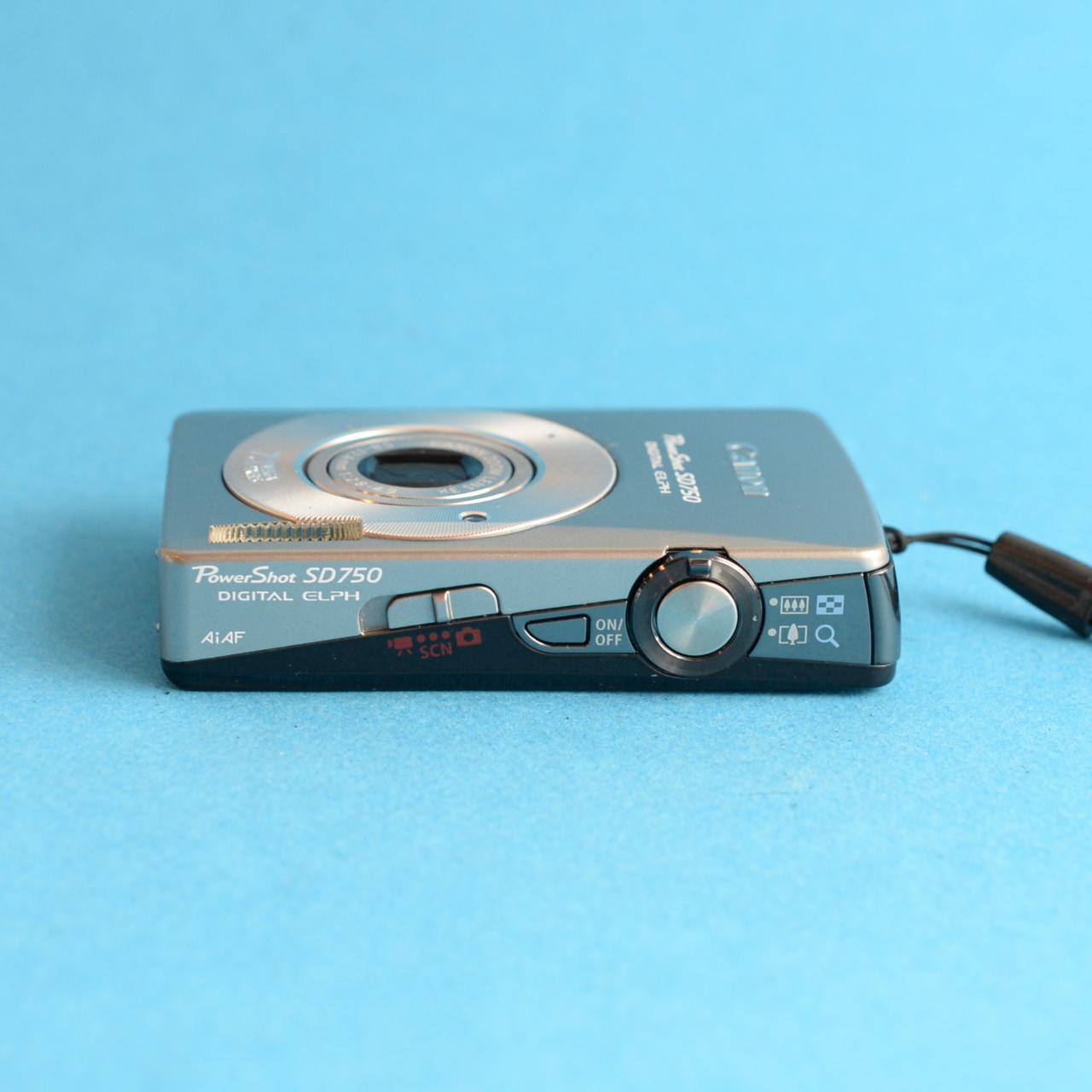 Canon PowerShot SD750 Digital Camera | 7MP | Tested & Working | Silver
