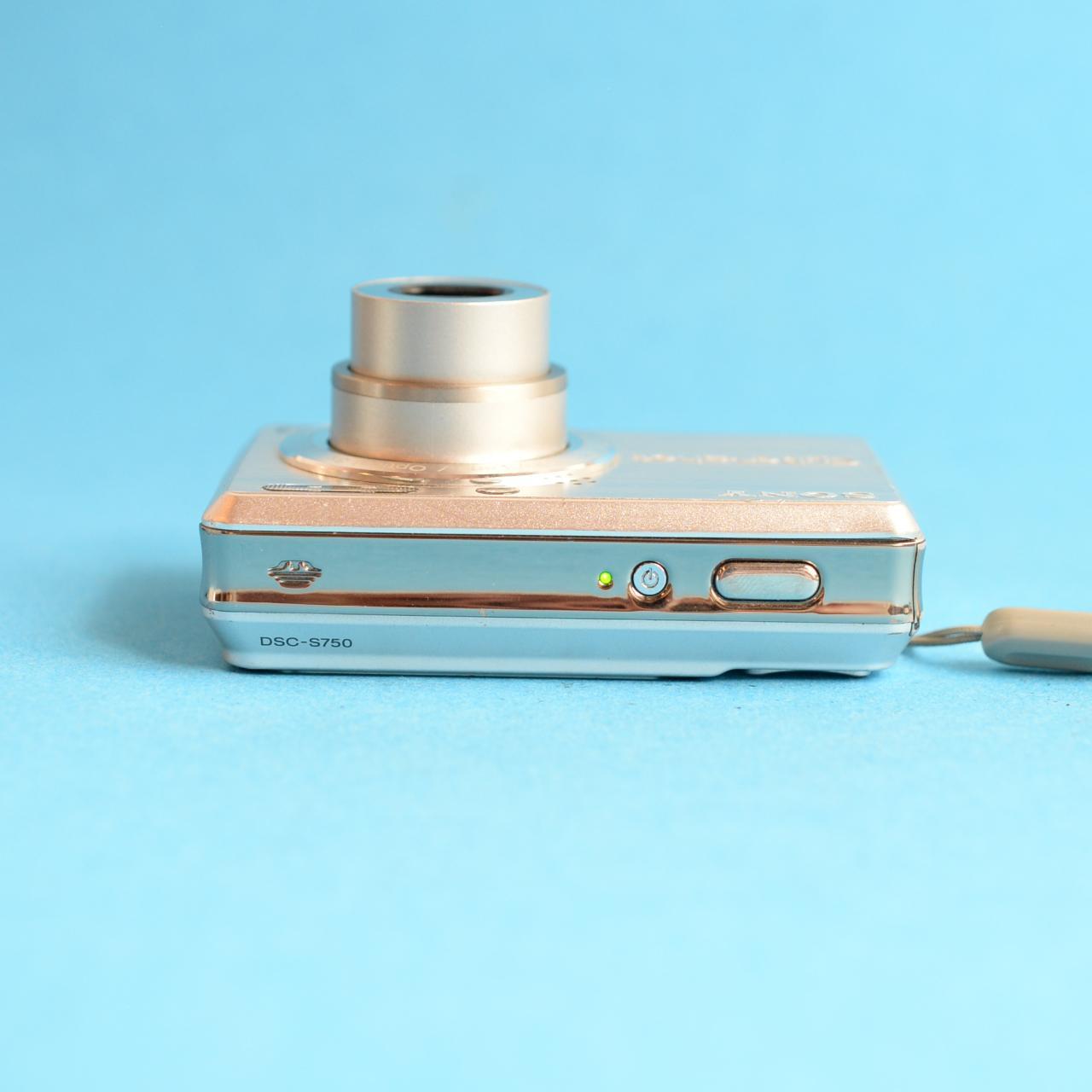 Sony CyberShot DSC-S750 Digital Camera | 7.2MP | Tested & Working | Silver