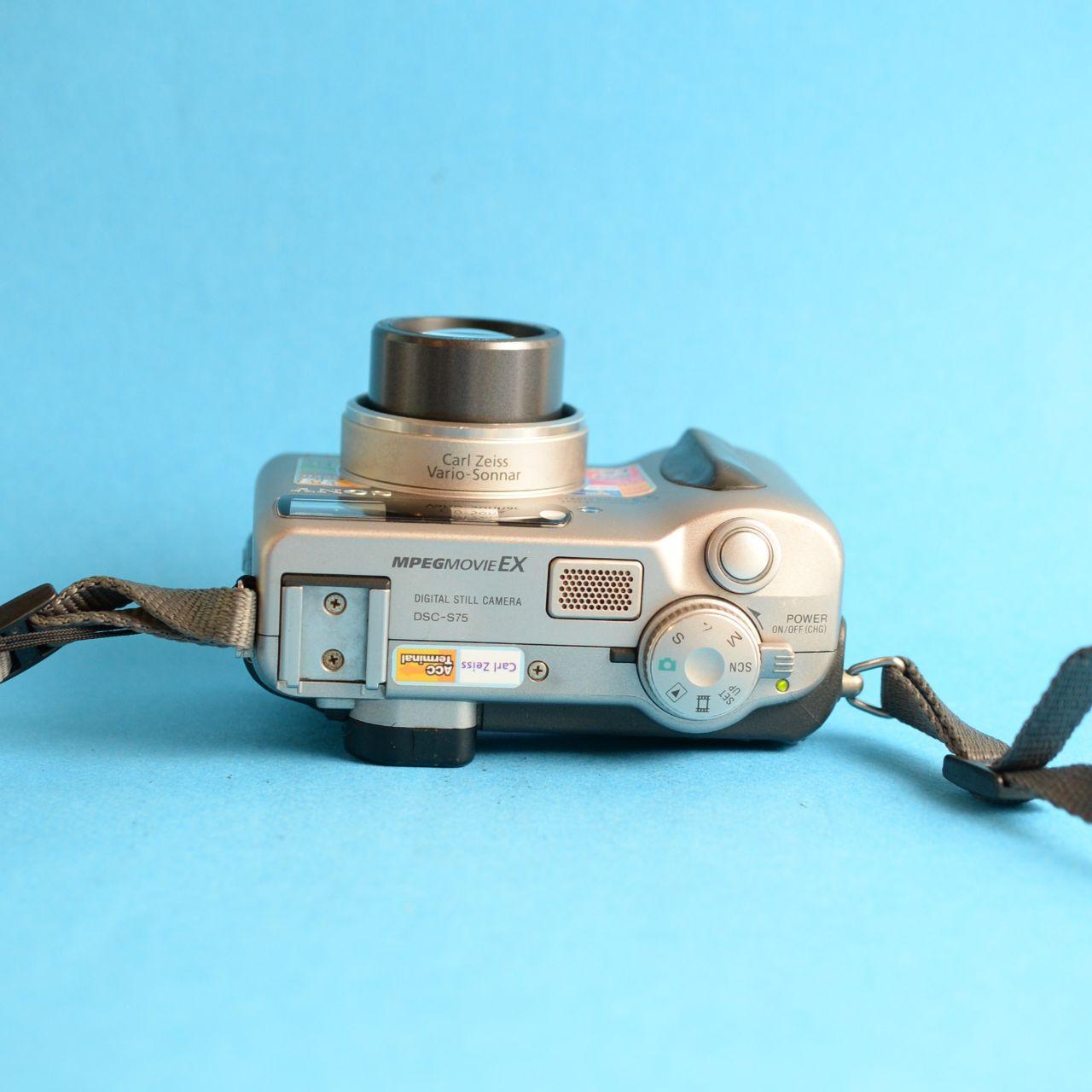 Sony Cyber-shot DSC-S75 Digital Camera | 3.3MP | Tested & Working | Silver