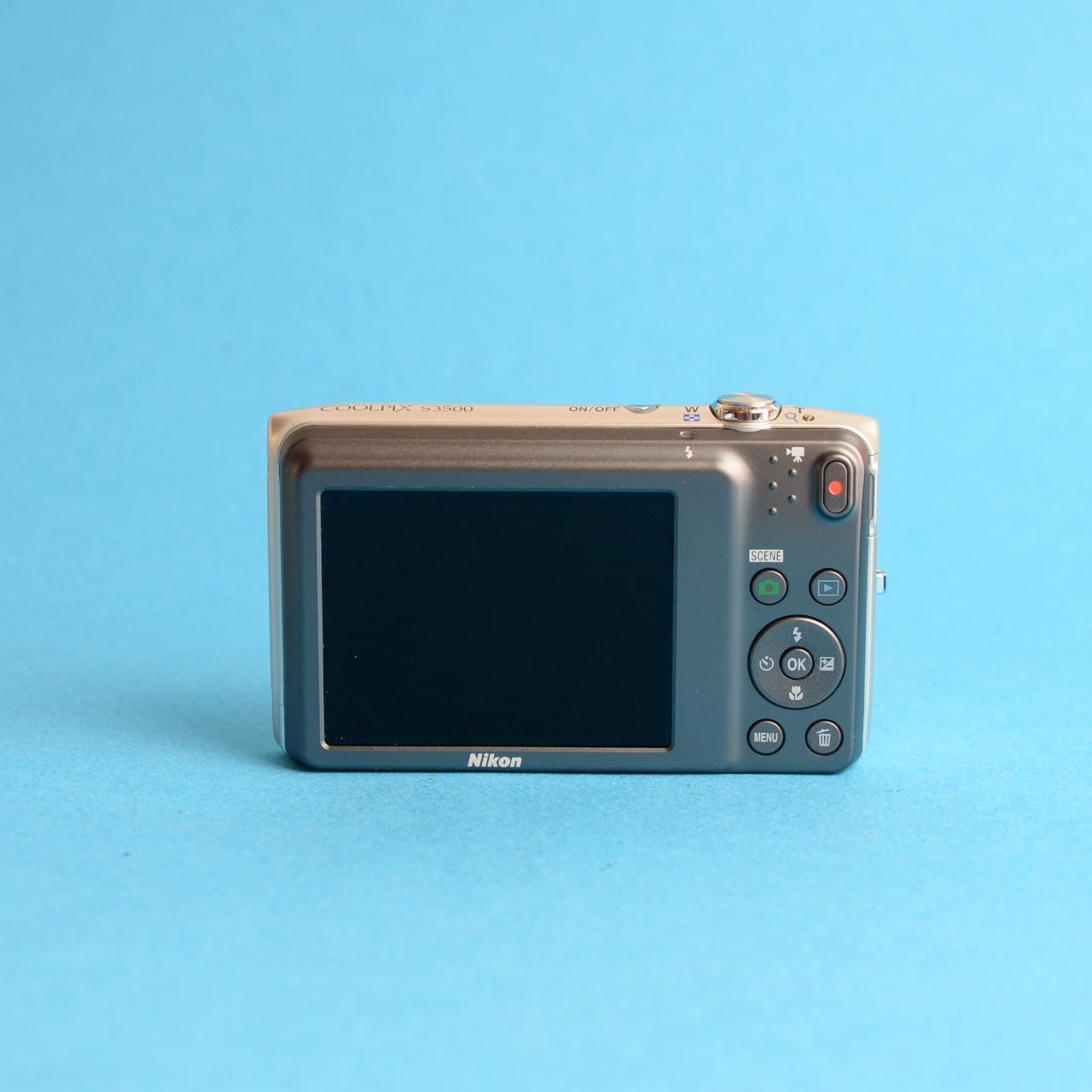 Nikon Coolpix S3500 Digital Camera | 20.1MP | Read Description | Silver