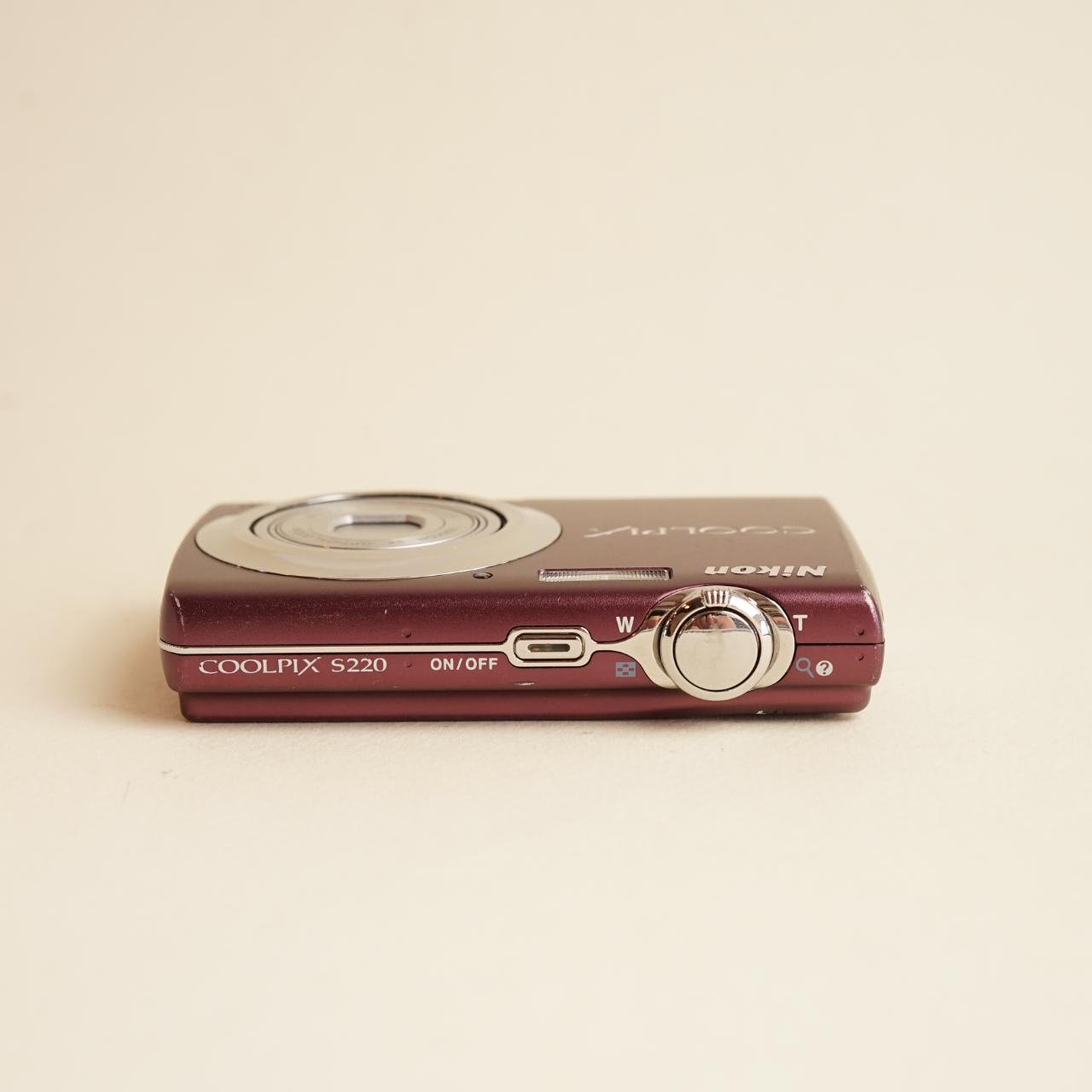 Nikon Coolpix S220 Digital Camera | 10MP | Tested & Working | Maroon