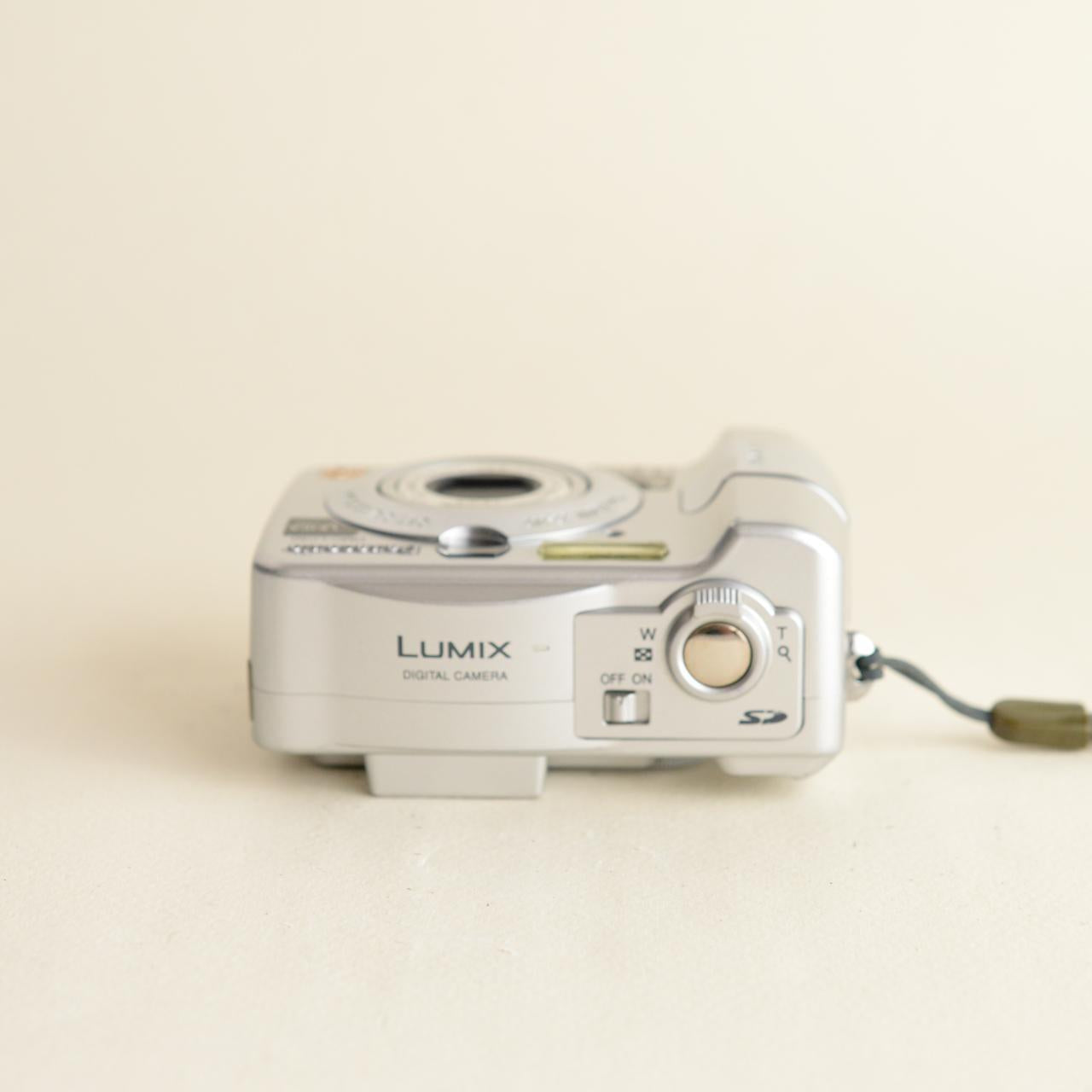 Panasonic Lumix DMC-LC50 | 3.2MP Digital camera | Silver