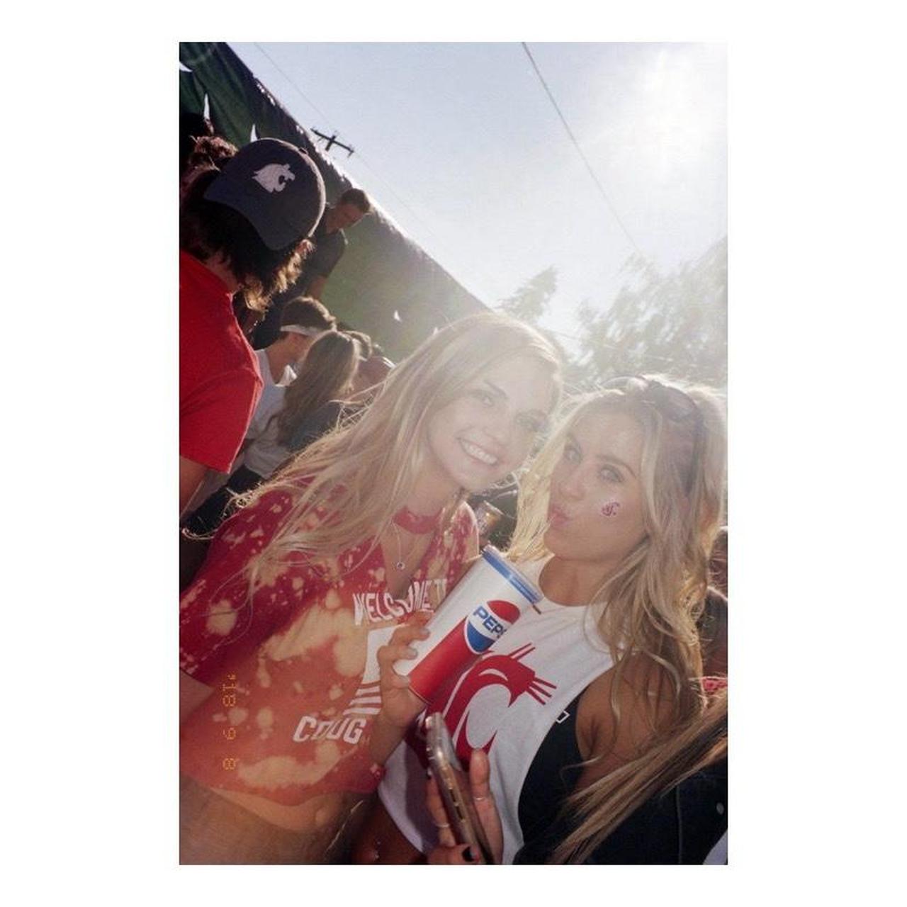 Olympus Infinity Stylus Zoom 140 DLX Film Camera | 35mm Point & Shoot | Tested & Working | Gold