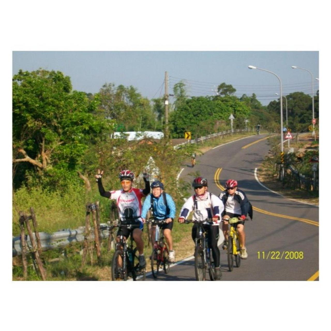 Kodak Easyshare M1063 Digital Camera | 10.3MP | Tested & Working | Red