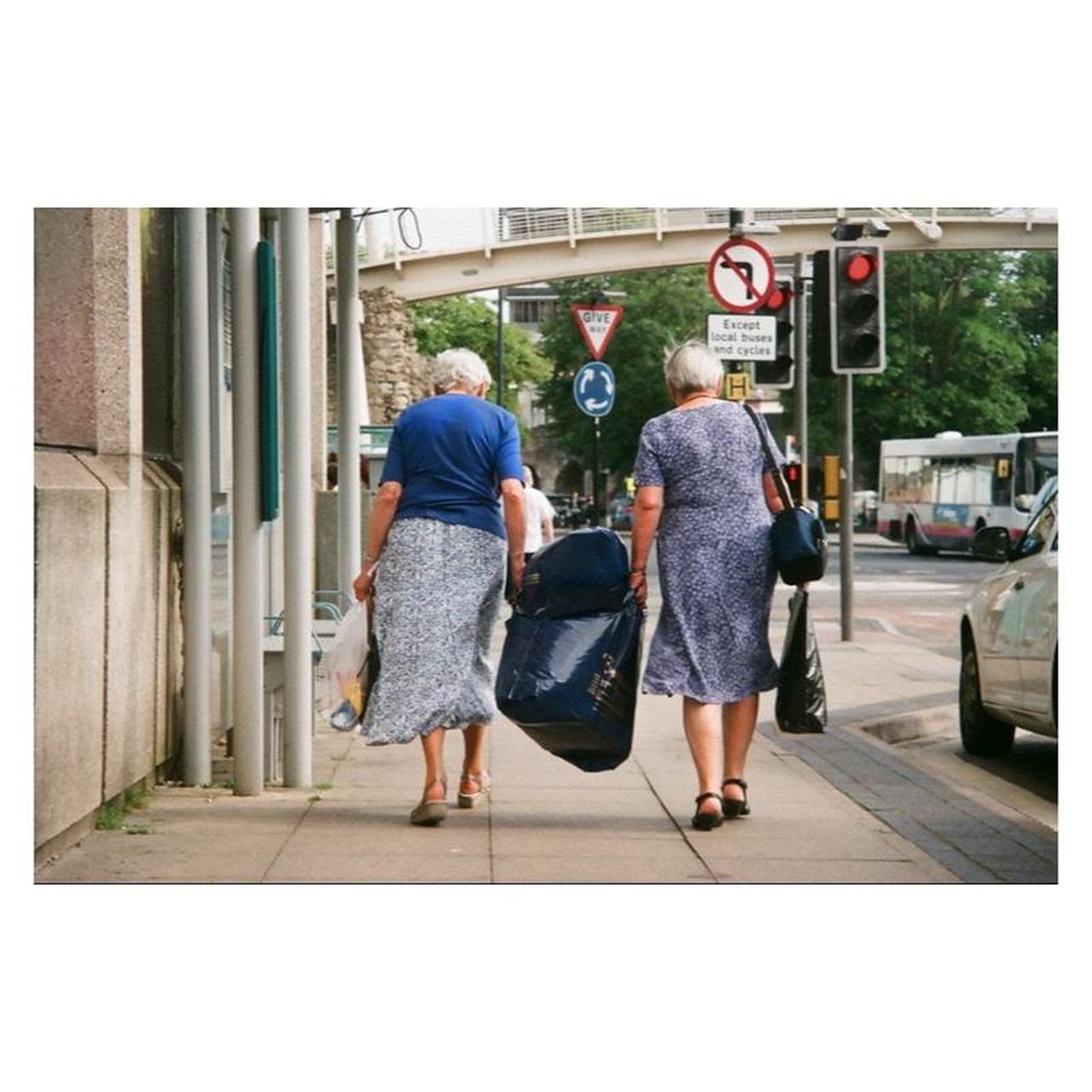 Pentax IQZoom 200 Film Camera | 35mm Point & Shoot | Tested & Working | Silver